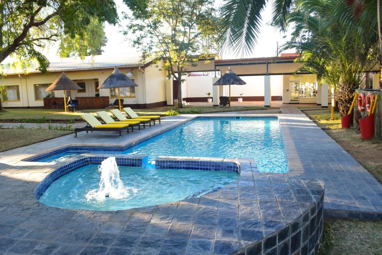 Cresta Botsalo Hotel Palapye Bagian luar foto