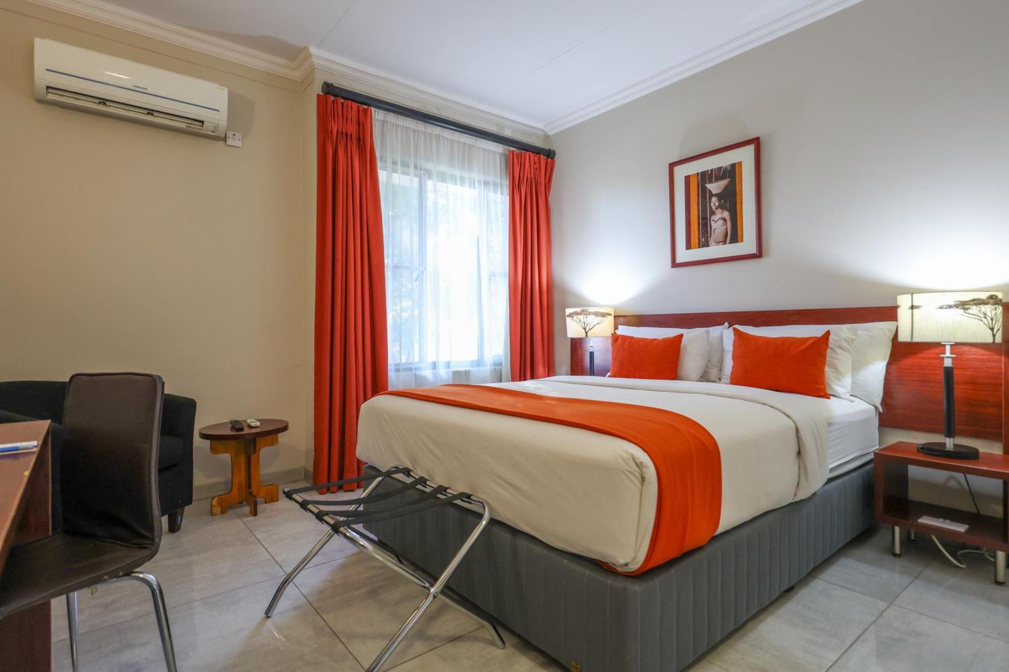 Cresta Botsalo Hotel Palapye Bagian luar foto