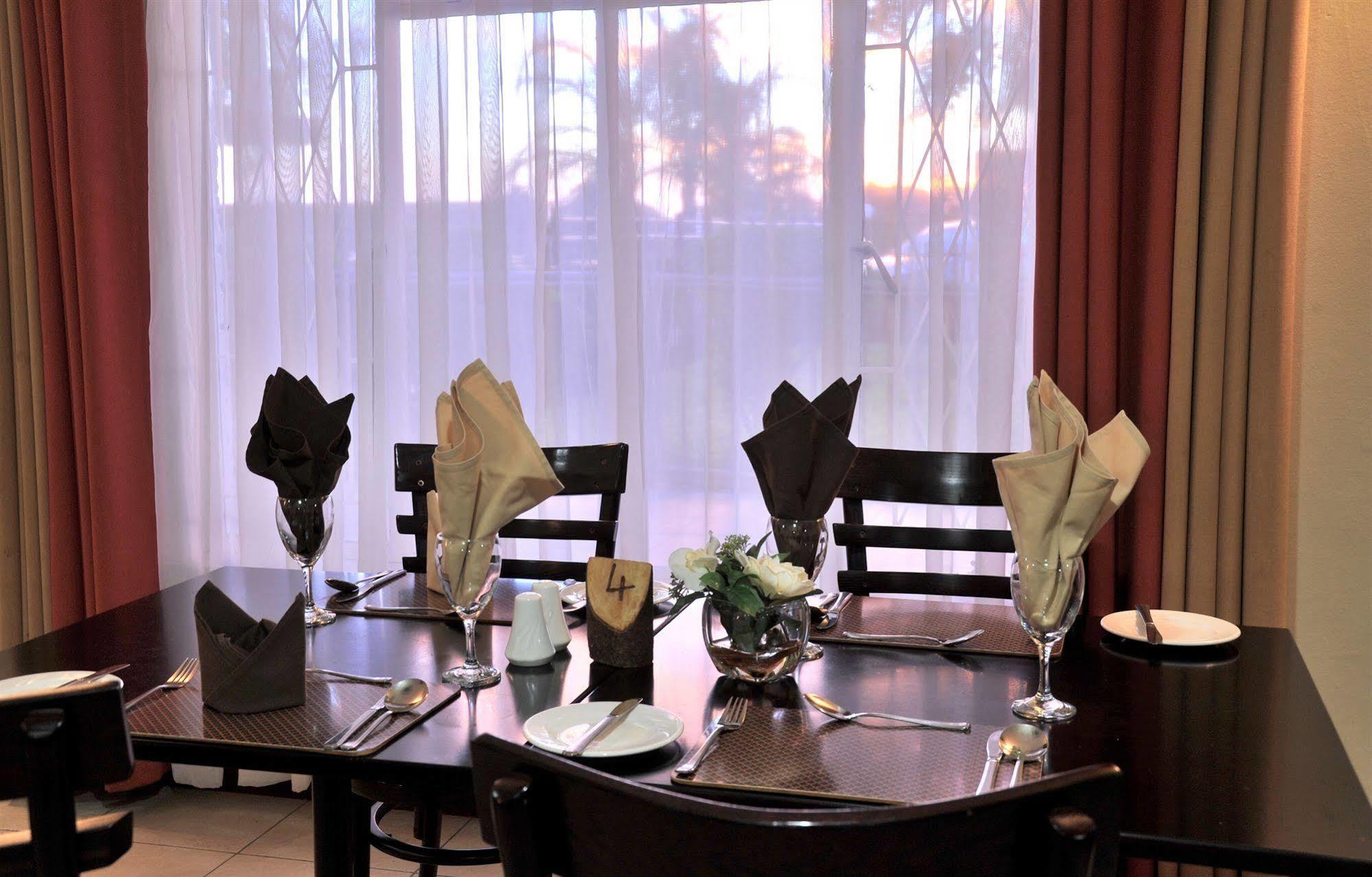 Cresta Botsalo Hotel Palapye Bagian luar foto
