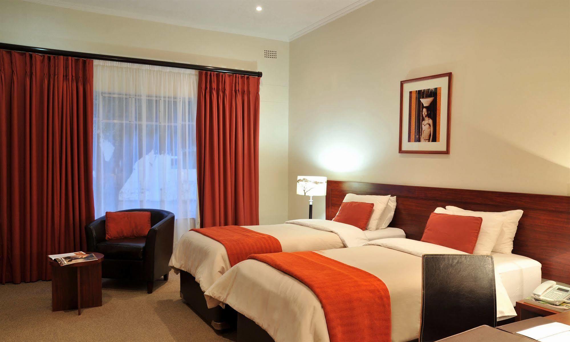 Cresta Botsalo Hotel Palapye Bagian luar foto