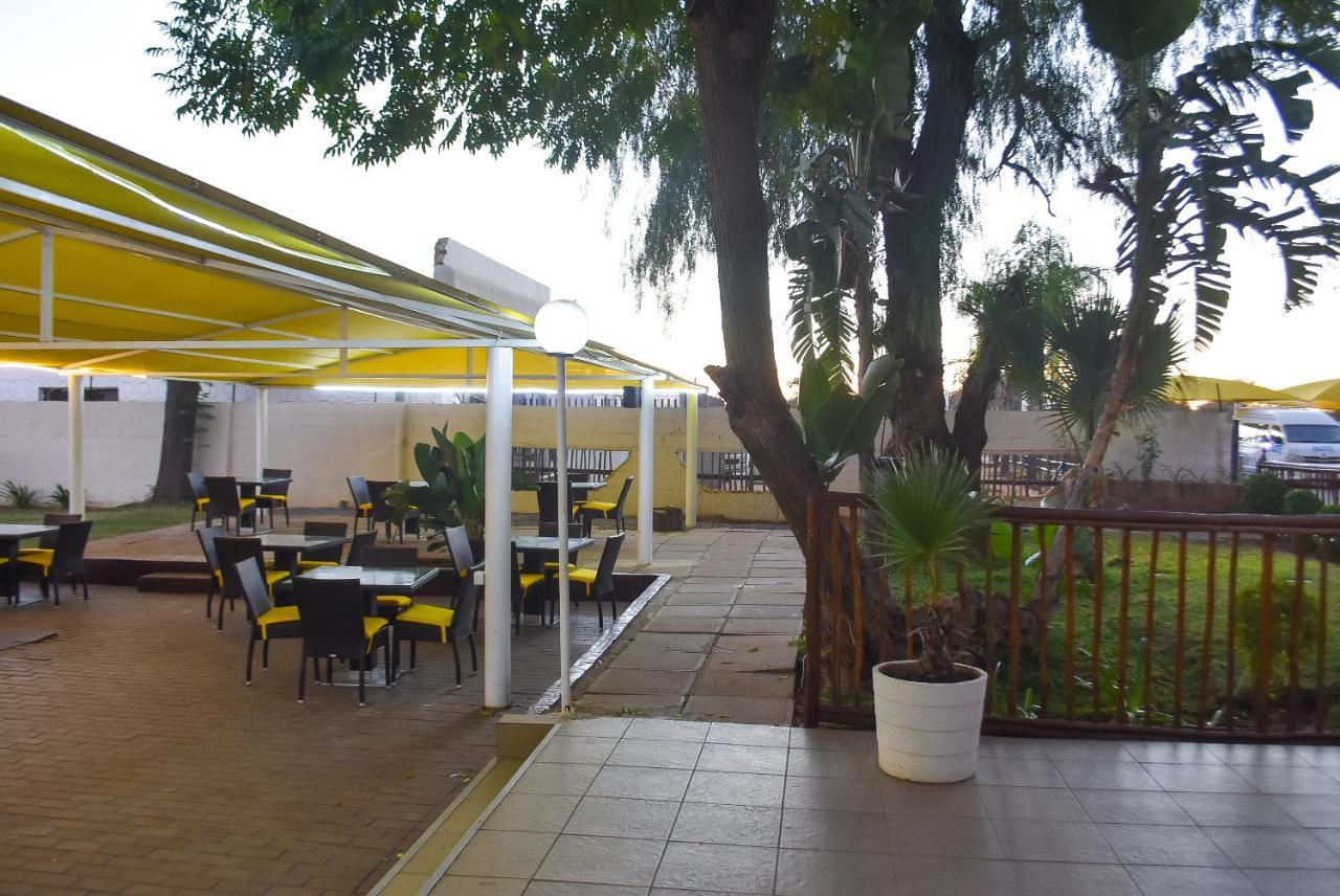Cresta Botsalo Hotel Palapye Bagian luar foto
